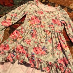 Boutique 4/5 floral ruffles tunic